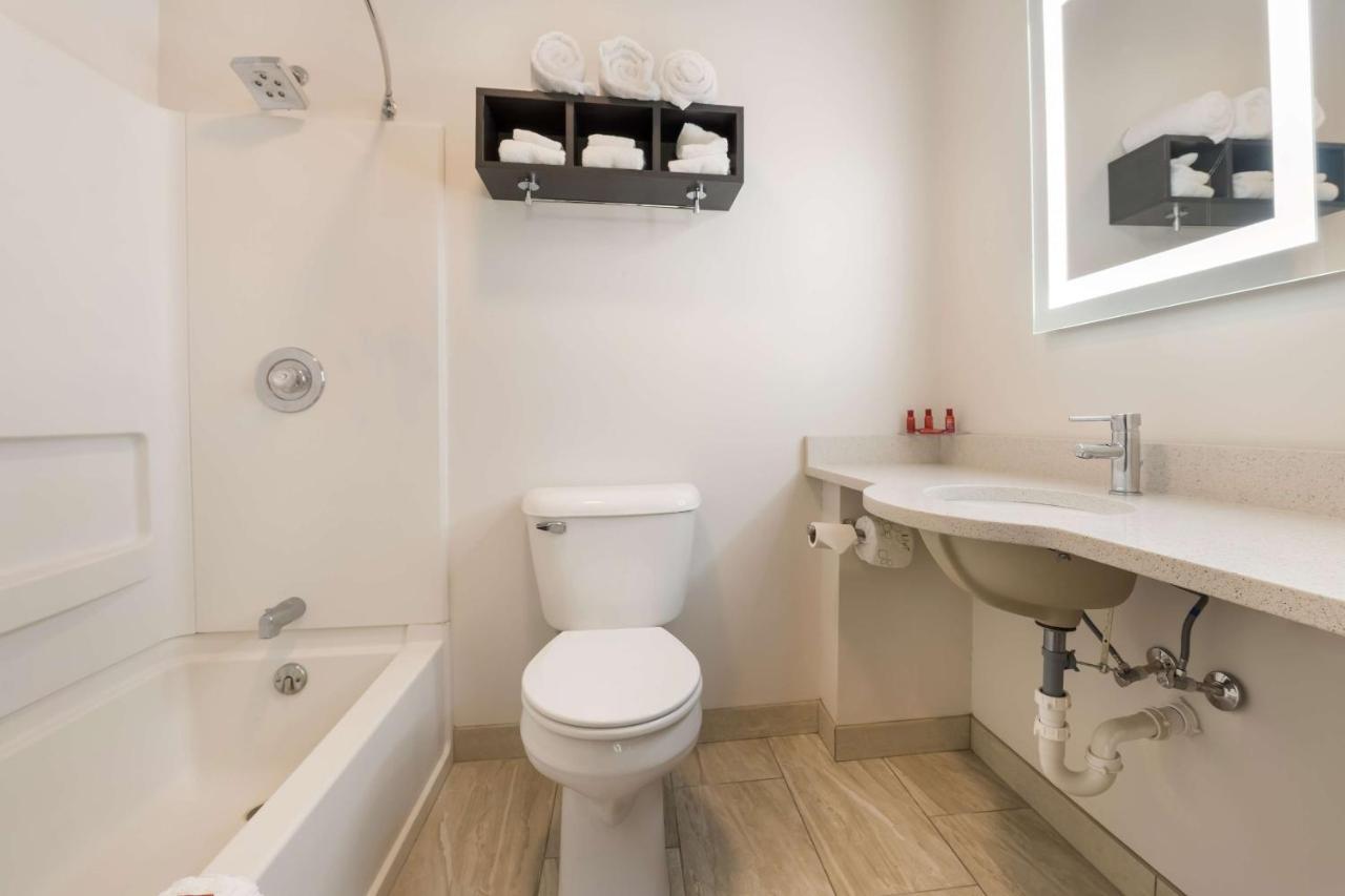 Surestay Hotel By Best Western Thomson المظهر الخارجي الصورة
