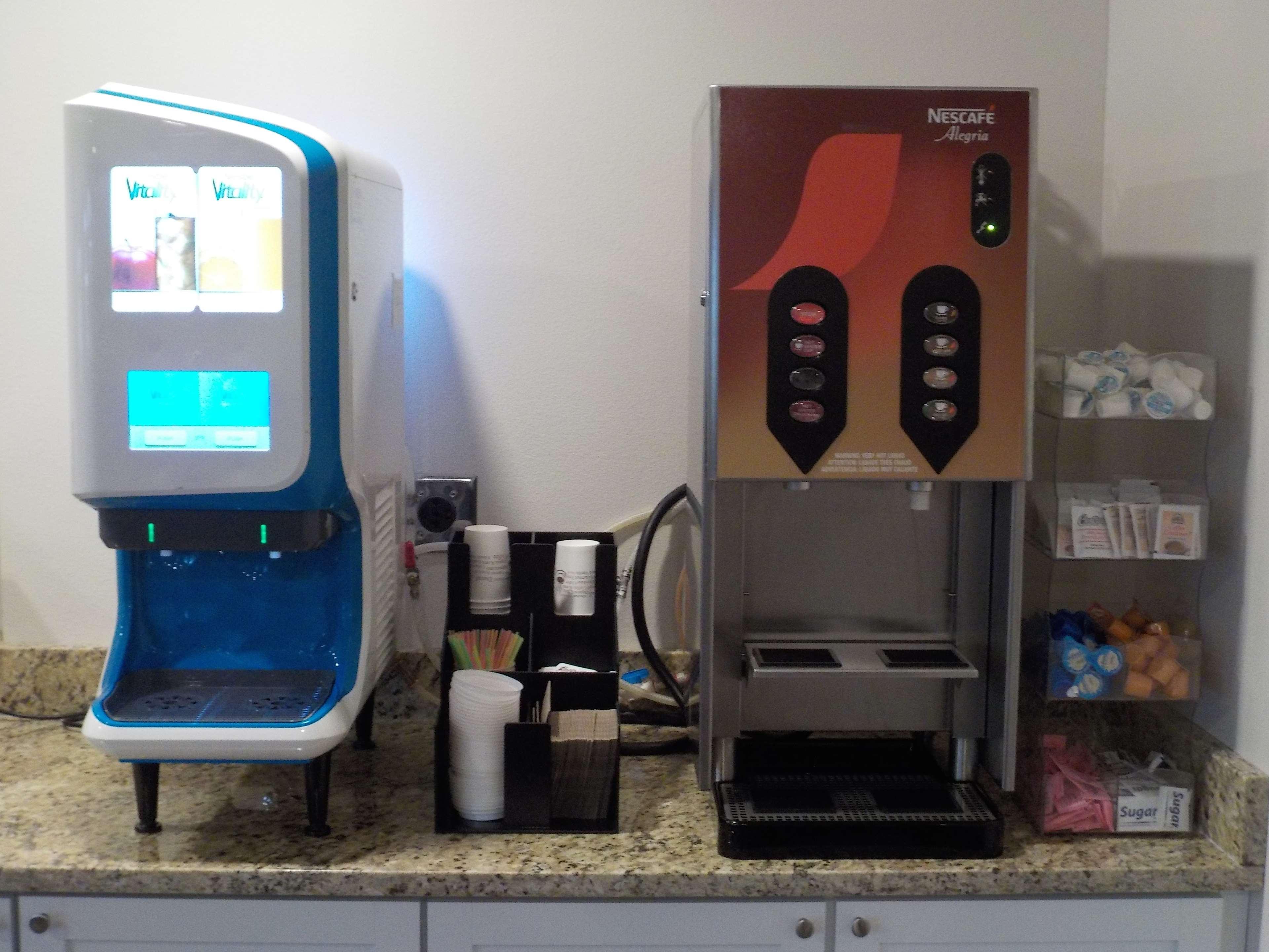 Surestay Hotel By Best Western Thomson المطعم الصورة